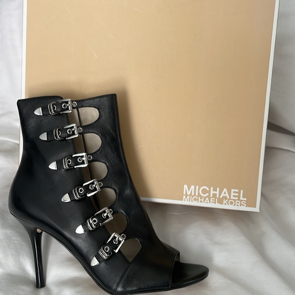 Authentic Michael Michael Kors Black Leather Peep-toe Bootie size 9 1/2M - Picture 11 of 12